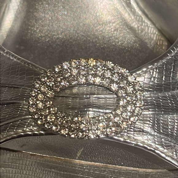 Aldo Silver High Heels Leather Open Toe Stilettos W/ Rhinestones Women's Sz 8 - Picture 3 of 9